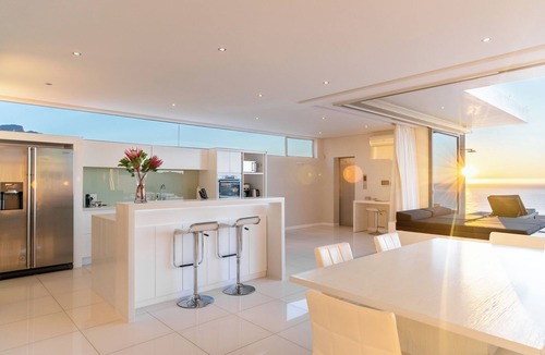 Camps Bay Apartment | Aquatic Luxury Penthouse