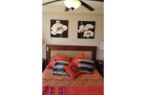 Margate Beach Villa | Arabella No. 5