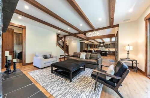 Comstock Acres House | Arcadia Manor on the West Shore - Newly Built - 5 BR w Wet Bar EV Charger and Air Conditioning