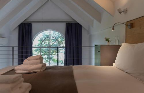 Stellenbosch Apartment | Arch Window garden apartment