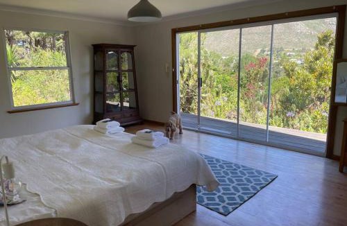 Hout Bay Apartment | Aristea garden unit- amazing mountain views