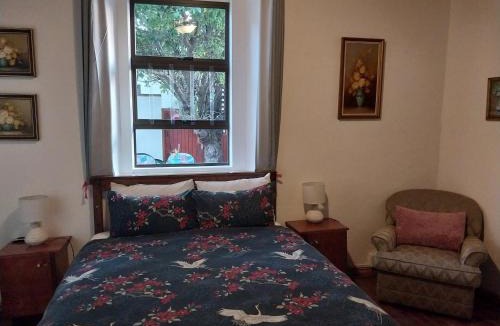 Robertson House | Arnheim Guest Cottage
