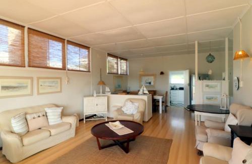 Waenhuiskrans House | Arniston Holiday Cottage