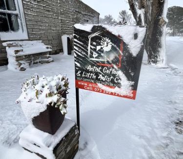 Sutherland House | Artist Cottage