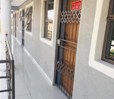 Hazyview Apartment | Asante’s Guest House