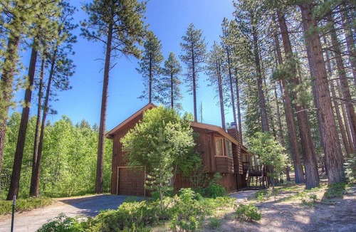 South Lake Tahoe House | Aspen View Lodge | BBQ | 2 Miles from Heavenly Ski