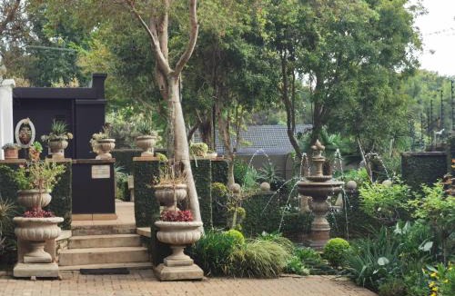 Pretoria House | At 98 on Lynburn Guest House