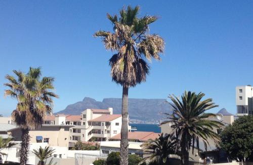 Bloubergstrand Hostel | At Rosies KiteHouse - Private rooms week to week, Monday to Monday