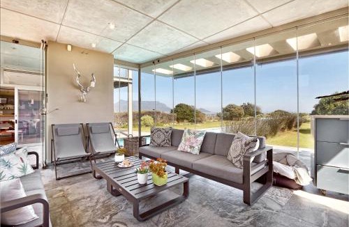 Cape Town Villa | Atlantic Blue Villa at Pilots