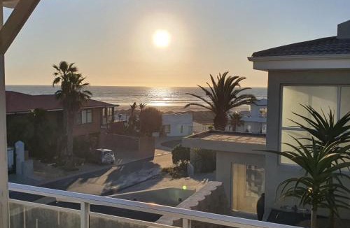 Melkbosstrand Apartment | Atlantic Studio - Compact unit with Sea Views