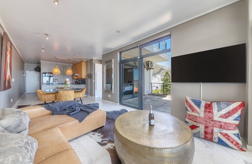 Sea Point Apartment | Atlantic Views 503, Sea Point by HMH