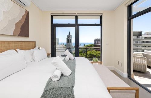 Sea Point Apartment | Atlantic Views Luxury 2-Bed with Pool in Sea Point