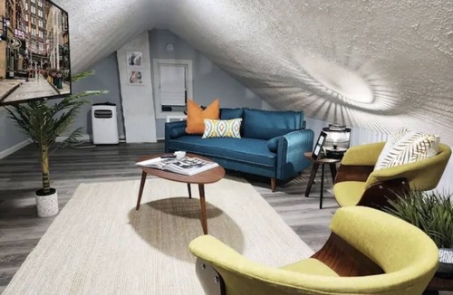Ohio City House | Attic Retreat Within 5 Mins of the Westside Market