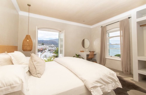 Hermanus City-Centre House | Auberge Burgundy Guest House