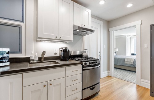 Russian Hill Apartment | AVAILABLE THIS FALL: 45+ FIVE STAR REVIEWS!