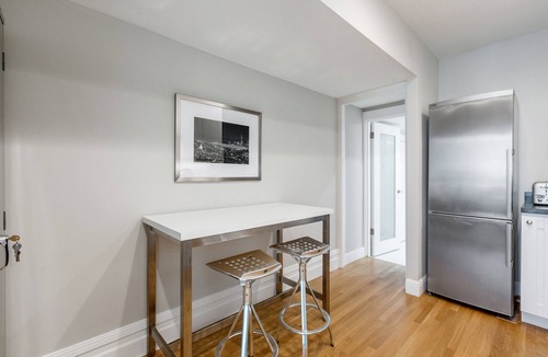 Russian Hill Apartment | AVAILABLE THIS FALL: 45+ FIVE STAR REVIEWS!