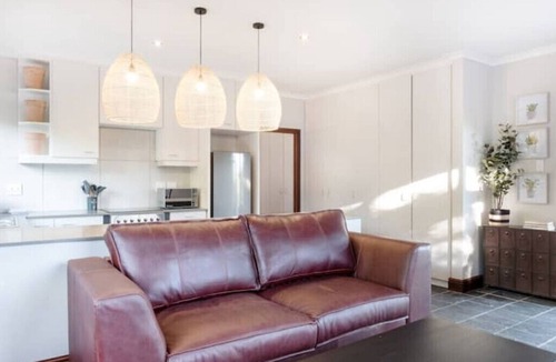 Stellenbosch Apartment | Avemore Olive Apartment - your new favourite accommodation in the Winelands!