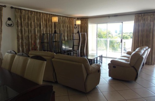 Shelly Beach Apartment | Azriel 3