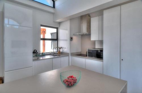 Big Bay Apartment | Azure 216