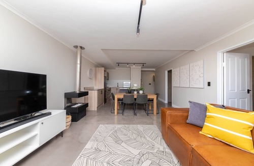 Big Bay Apartment | Azure 22 - Loadshedding Free Apartment by HMH