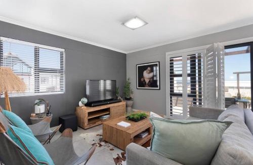 Big Bay Apartment | Azure 220 Stylish APT - battery for load shedding