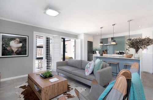 Big Bay Apartment | Azure 220 Stylish APT - battery for load shedding