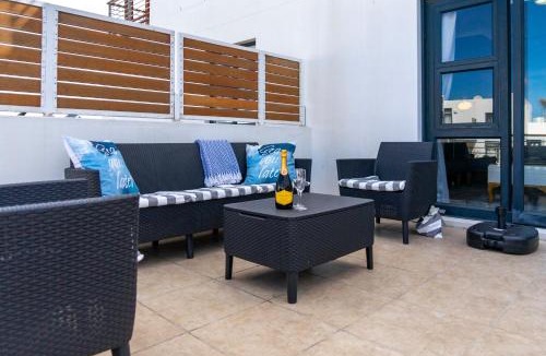 Big Bay Apartment | Azure 25