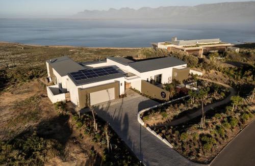 Fisherhaven Villa | Azure Retreat