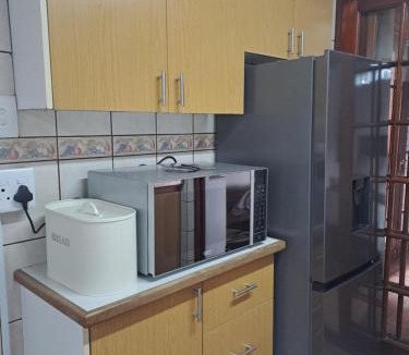 Lansdowne House | Azzure Apartments 4 sleeper Crawford