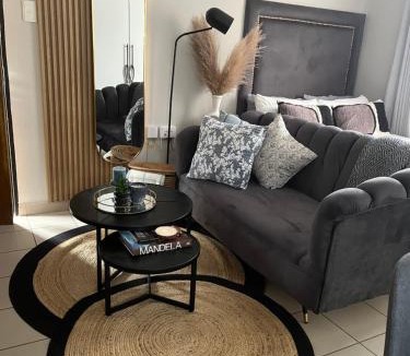 Greater Johannesburg Metropolitan Area House | B-Hive at Devland Room 2