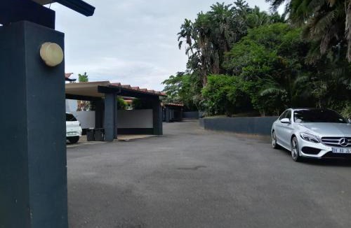 Port Edward Apartment | Babanango: Coastal Haven in Port Edward