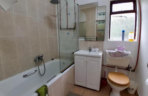 Port Edward Apartment | Babanango: Coastal Haven in Port Edward