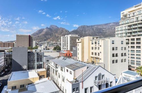 Cape Town City Centre Apartment | Backup-Power Mountain View Trendy Apartment