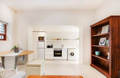 Green Point Cottage | Backup-Powered Beautiful Garden Apartment Located in Popular Green Point Village