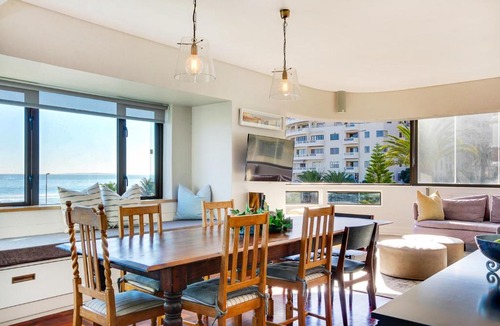 Sea Point Apartment | Backup Powered Sea View Apartment on the Promenade