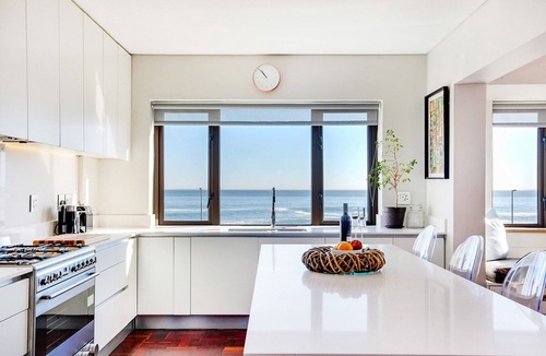Sea Point Apartment | Backup Powered Stunning Panoramic Ocean View Apartment on the Promenade
