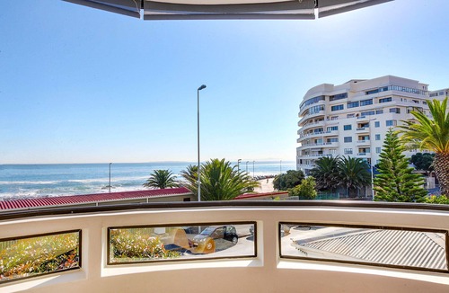 Sea Point Apartment | Backup Powered Stunning Panoramic Ocean View Apartment on the Promenade