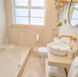 Muizenberg Apartment | Bali Beach Flats, Muizenberg