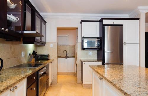 Ballito Apartment | Ballito Manor View 605 - With Generator
