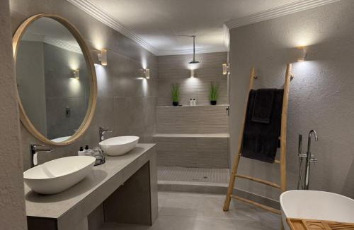Ligfontein Cabin | Bambuu Lakeside Lodge