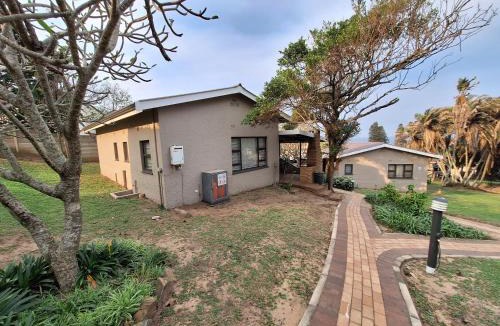 Melville House | Banana Beach Club B6