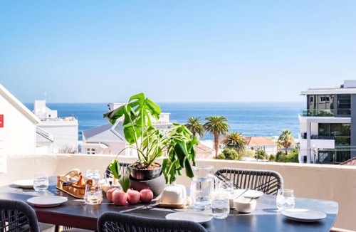 Bantry Bay Apartment | Bantry Alanda - Modern Apt in Bantry Bay with views