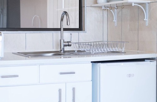Bantry Bay Apartment | Bantry Bay Studio. Pool & Ocean Views