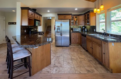Gualala House | Barking Rock | Pickle Ball, Sunroom + Ocean Views
