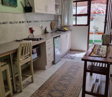 Somerset West Apartment | Barlinka lane Selfcatering flatlet , Somerset West
