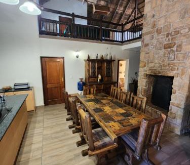 Bela-Bela House | Bateleur Lodge, Mabalingwe