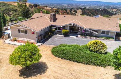 Evergreen Villa | Bay Area Views Retreat and Events at Veranda Hills