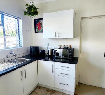 Summerstrand Apartment | Bayside Bliss Studio Apartment