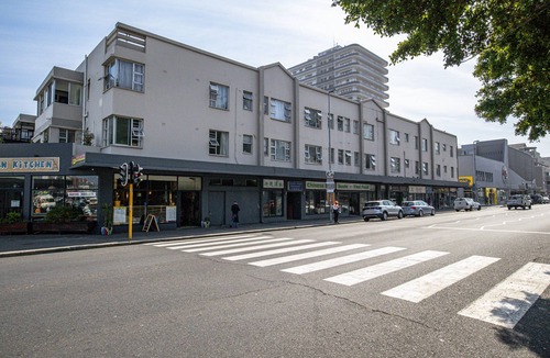 Three Anchor Bay Apartment | Baywest 204 by CTHA