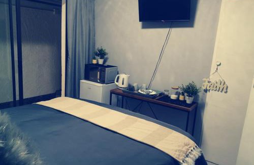 Ekurhuleni Apartment | Be Our Guest Near OR TAMBO International Airport